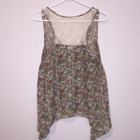 Costa Blanca Sleeveless Top - Picture 2 of 5